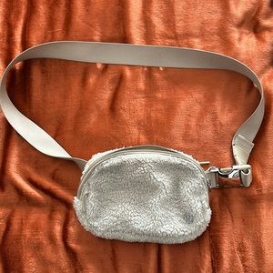 Lululemon Sherpa fanny pack
